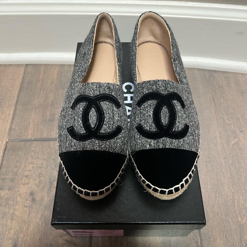 BNIB Chanel Gray Wool/Velvet Cap Toe Espadrilles